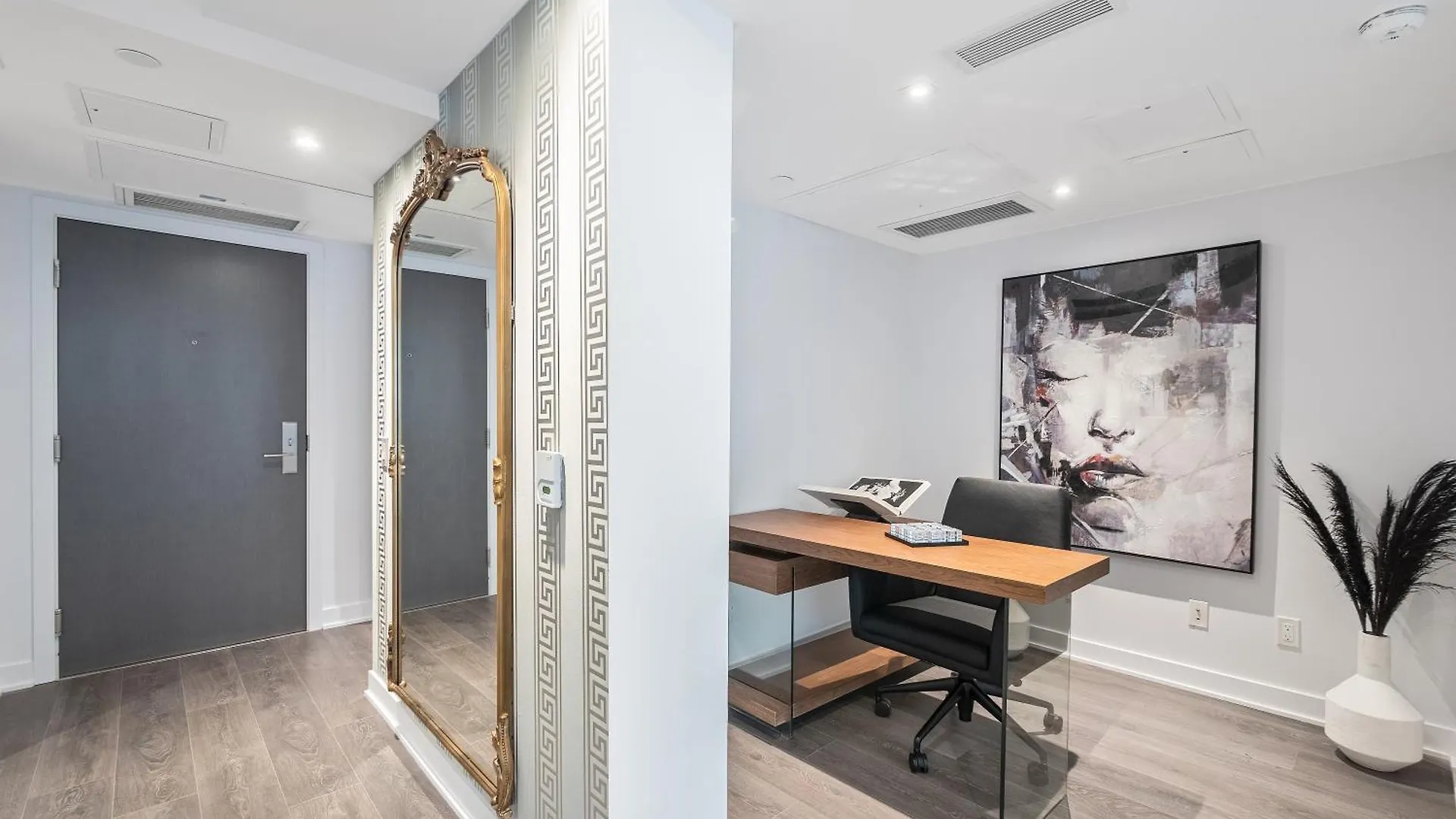 The Estate - Yorkville Toronto Daire
